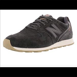 New Balance 696 Running shoes